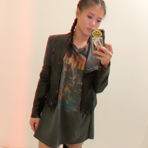 Meet your Posher, Susan - Picture 2 of 3